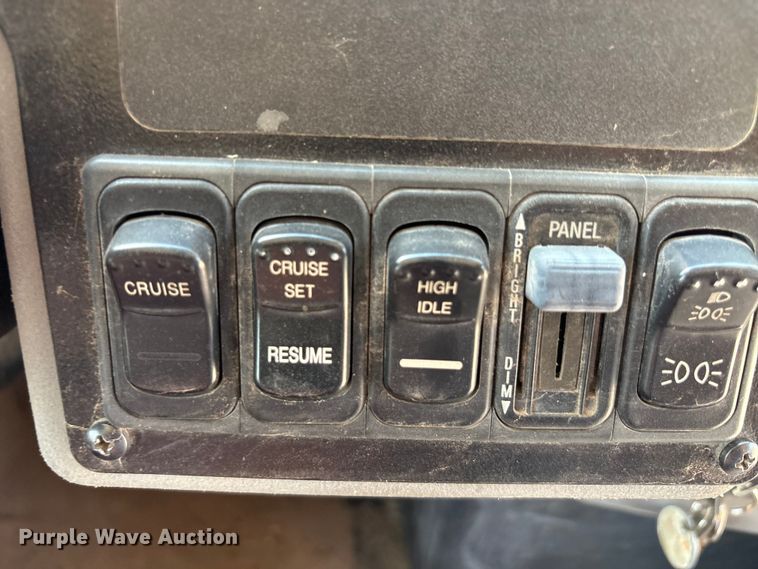 image for item EU0021 2006 Blue Bird Vision school bus