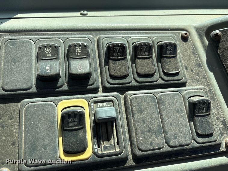 image for item EU0021 2006 Blue Bird Vision school bus