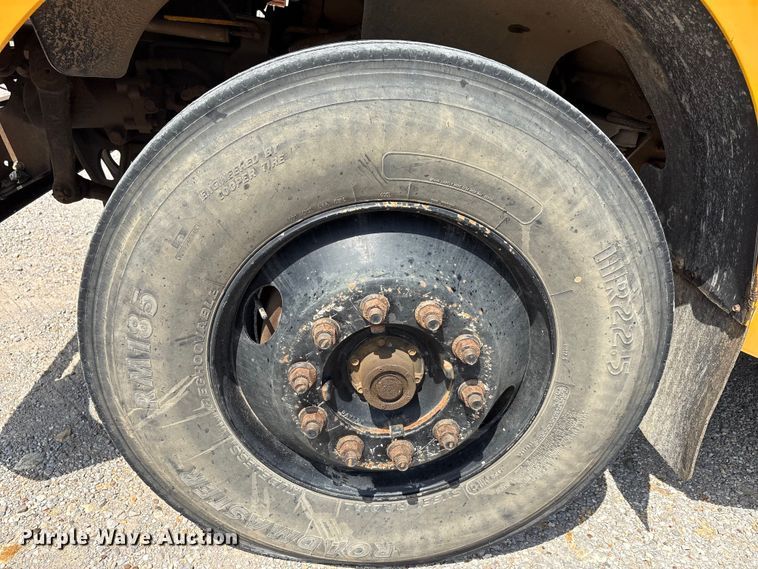 image for item EU0021 2006 Blue Bird Vision school bus