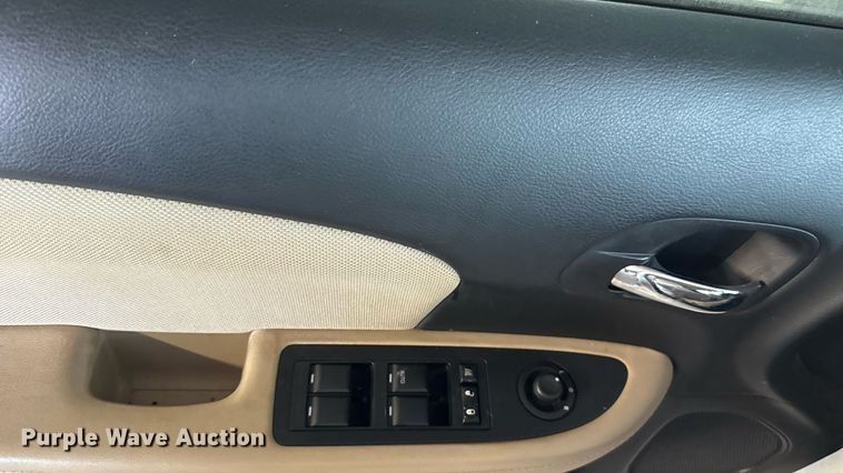 image for item EU2060 2011 Dodge Avenger 