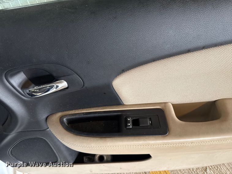 image for item EU2060 2011 Dodge Avenger 