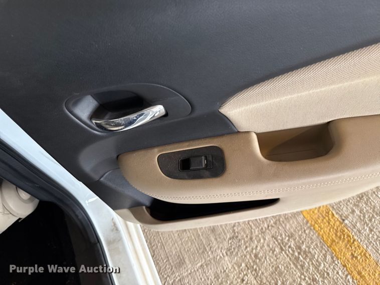 image for item EU2060 2011 Dodge Avenger 