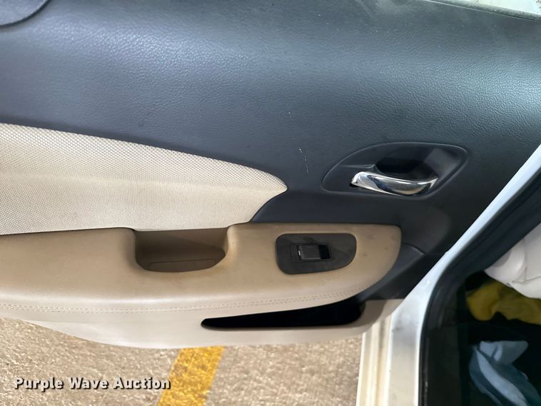 image for item EU2060 2011 Dodge Avenger 