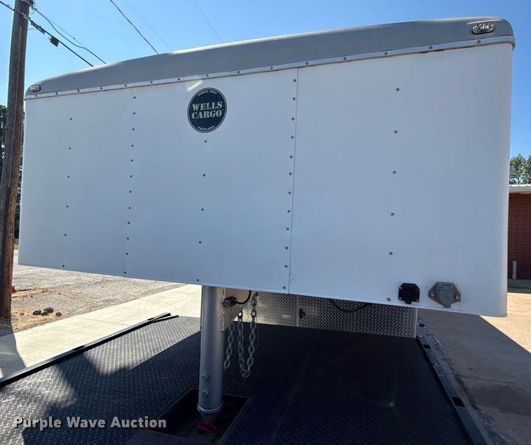 image for item EU2147 2005 Wells Cargo Inc CVG3425 enclosed cargo trailer