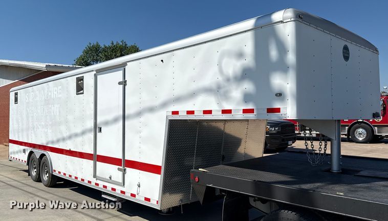 image for item EU2147 2005 Wells Cargo Inc CVG3425 enclosed cargo trailer
