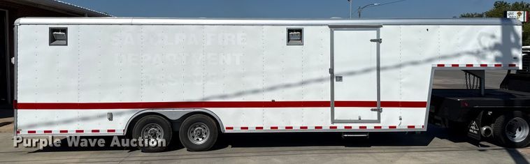 image for item EU2147 2005 Wells Cargo Inc CVG3425 enclosed cargo trailer