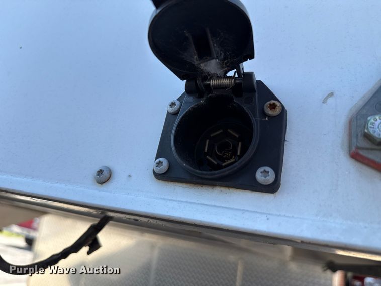 image for item EU2147 2005 Wells Cargo Inc CVG3425 enclosed cargo trailer