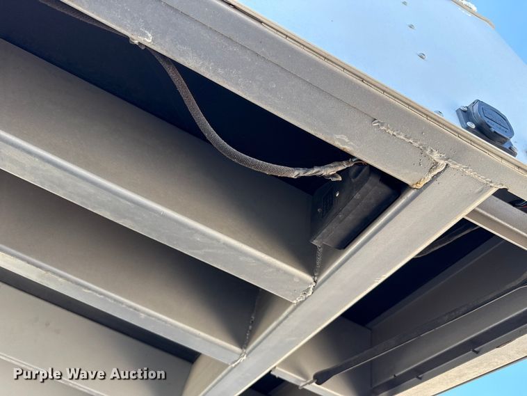 image for item EU2147 2005 Wells Cargo Inc CVG3425 enclosed cargo trailer