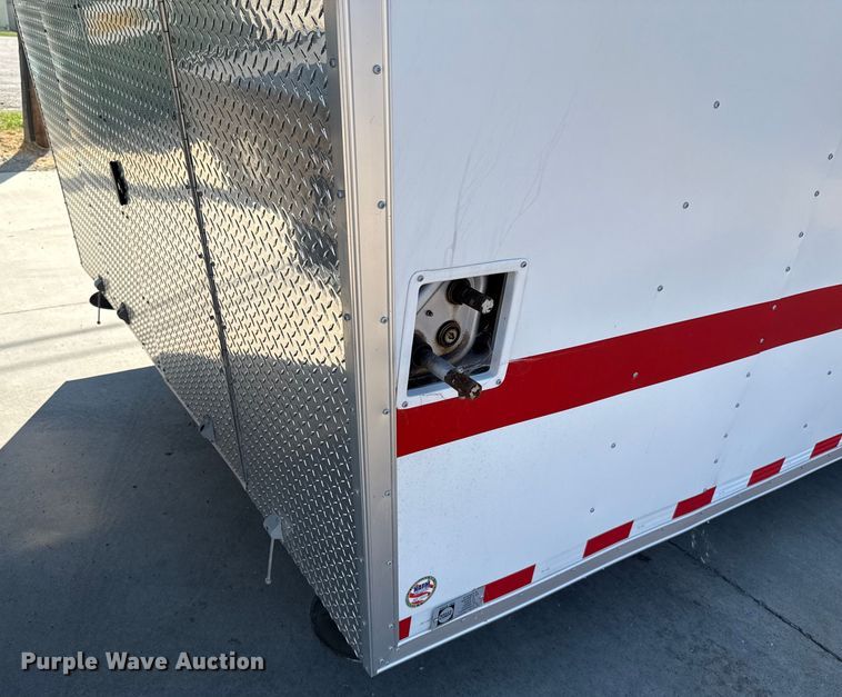 image for item EU2147 2005 Wells Cargo Inc CVG3425 enclosed cargo trailer