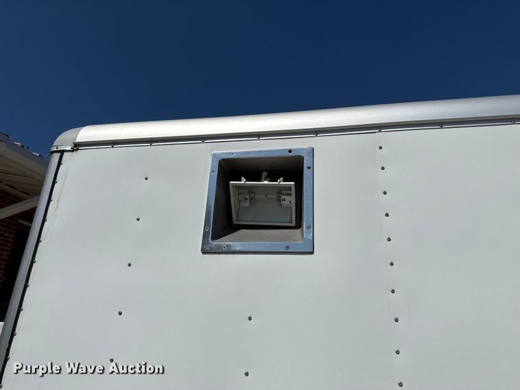 image for item EU2147 2005 Wells Cargo Inc CVG3425 enclosed cargo trailer