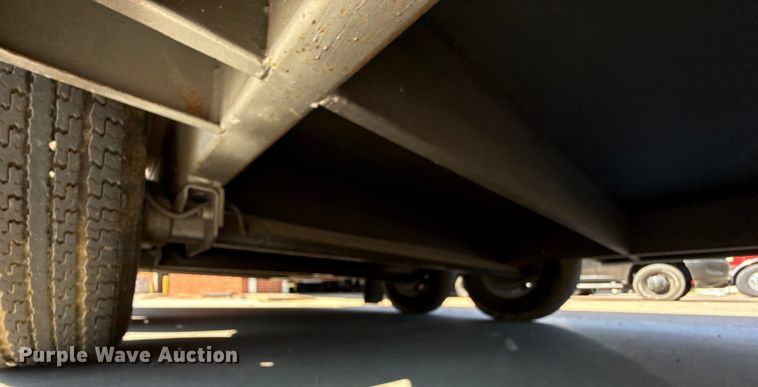 image for item EU2147 2005 Wells Cargo Inc CVG3425 enclosed cargo trailer