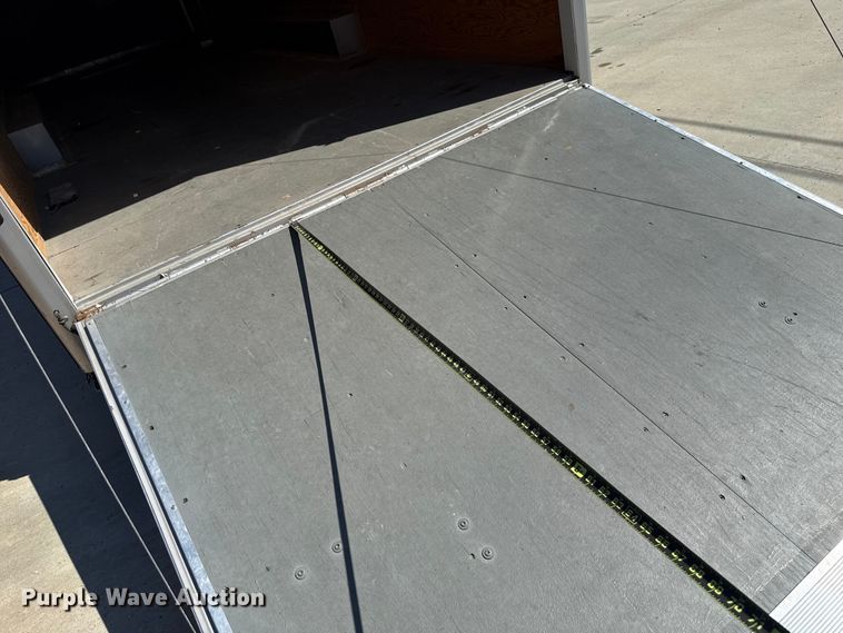 image for item EU2147 2005 Wells Cargo Inc CVG3425 enclosed cargo trailer