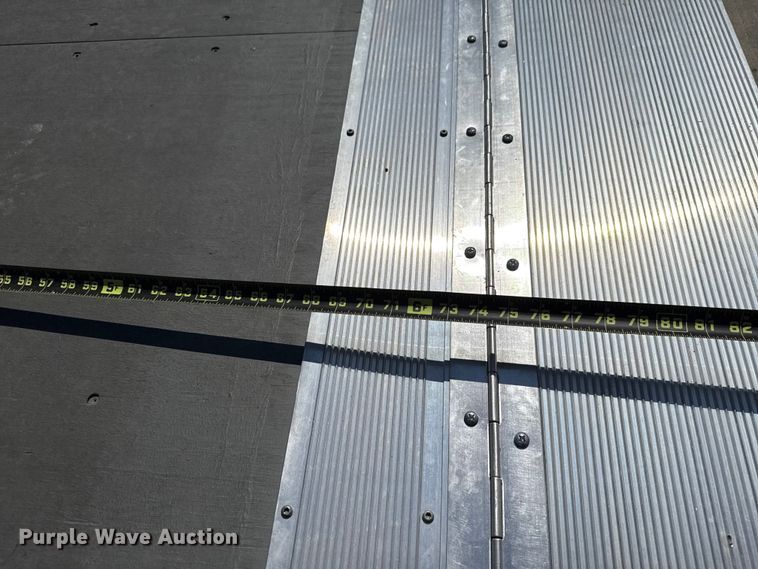 image for item EU2147 2005 Wells Cargo Inc CVG3425 enclosed cargo trailer