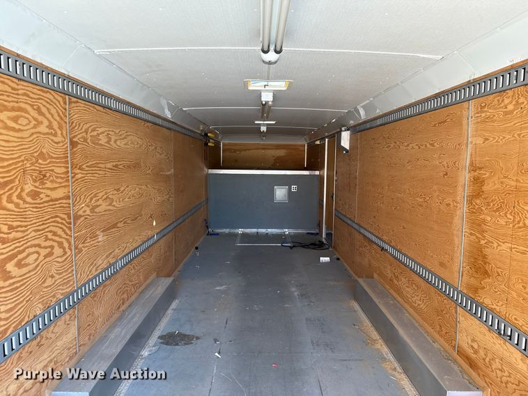 image for item EU2147 2005 Wells Cargo Inc CVG3425 enclosed cargo trailer