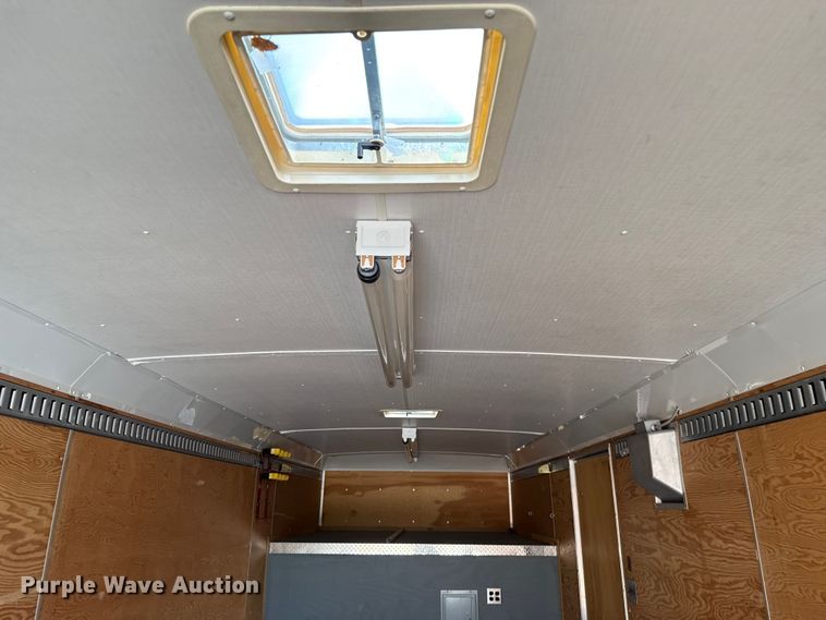 image for item EU2147 2005 Wells Cargo Inc CVG3425 enclosed cargo trailer