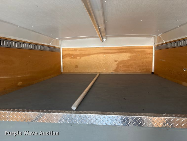 image for item EU2147 2005 Wells Cargo Inc CVG3425 enclosed cargo trailer