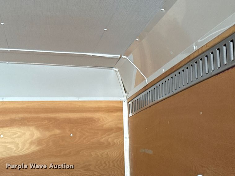 image for item EU2147 2005 Wells Cargo Inc CVG3425 enclosed cargo trailer