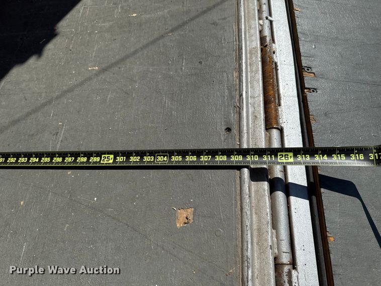 image for item EU2147 2005 Wells Cargo Inc CVG3425 enclosed cargo trailer