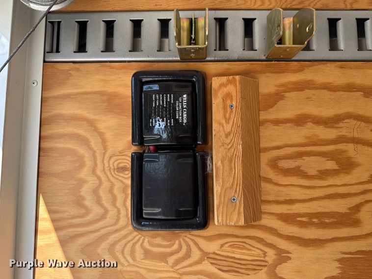 image for item EU2147 2005 Wells Cargo Inc CVG3425 enclosed cargo trailer