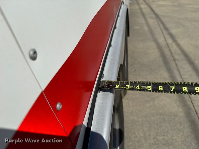 image for item EU2147 2005 Wells Cargo Inc CVG3425 enclosed cargo trailer