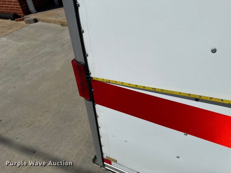 image for item EU2147 2005 Wells Cargo Inc CVG3425 enclosed cargo trailer