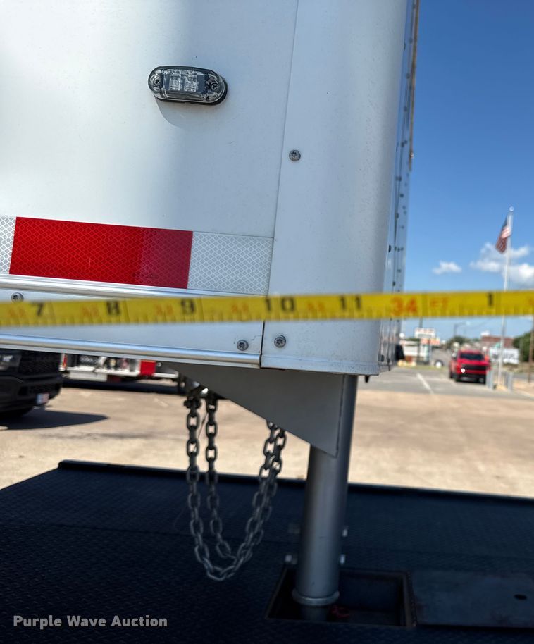 image for item EU2147 2005 Wells Cargo Inc CVG3425 enclosed cargo trailer