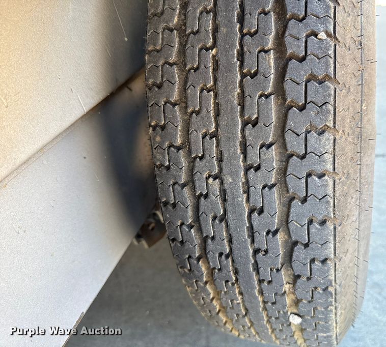 image for item EU2147 2005 Wells Cargo Inc CVG3425 enclosed cargo trailer