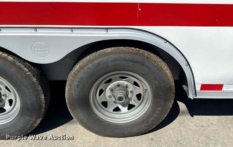 image for item EU2147 2005 Wells Cargo Inc CVG3425 enclosed cargo trailer