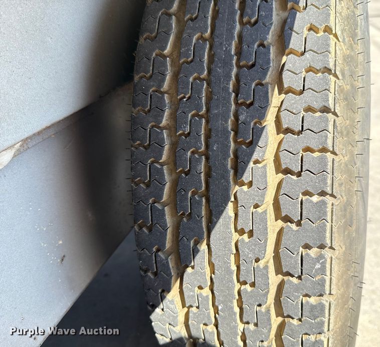 image for item EU2147 2005 Wells Cargo Inc CVG3425 enclosed cargo trailer