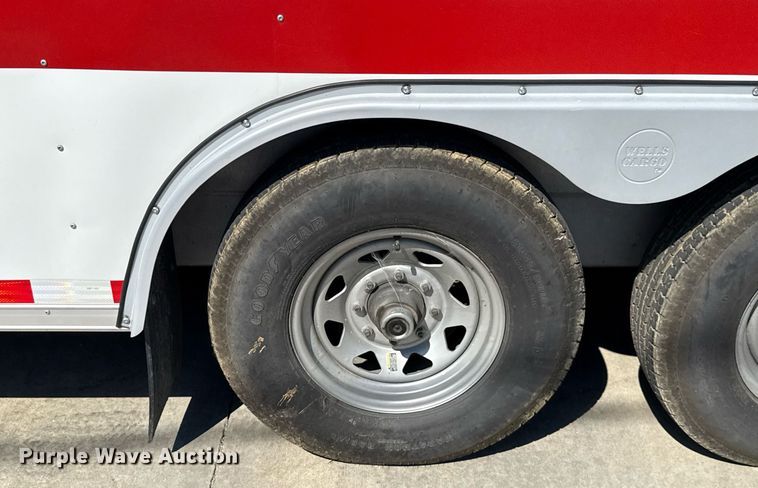 image for item EU2147 2005 Wells Cargo Inc CVG3425 enclosed cargo trailer