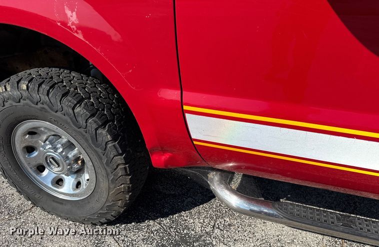 image for item EU2148 2004 Ford F350 Super Duty  Crew Cab pickup truck