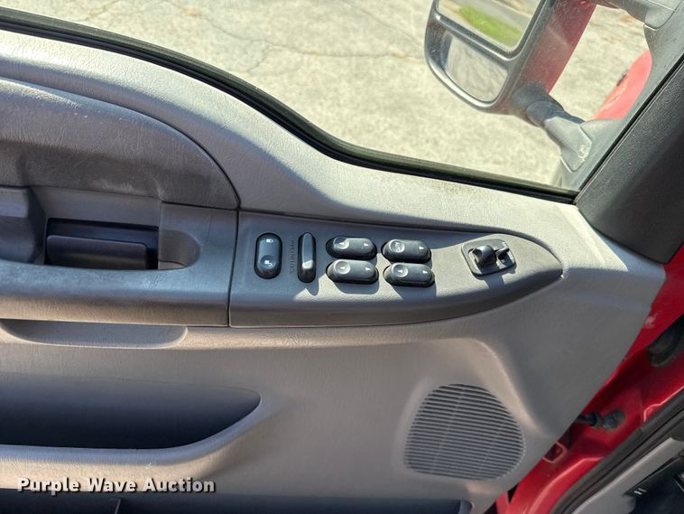 image for item EU2148 2004 Ford F350 Super Duty  Crew Cab pickup truck