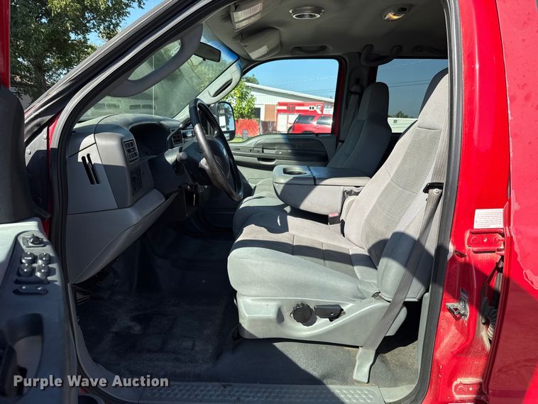 image for item EU2148 2004 Ford F350 Super Duty  Crew Cab pickup truck