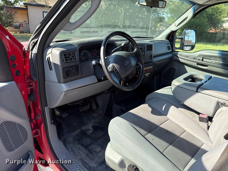 image for item EU2148 2004 Ford F350 Super Duty  Crew Cab pickup truck