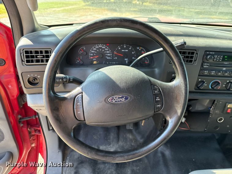 image for item EU2148 2004 Ford F350 Super Duty  Crew Cab pickup truck