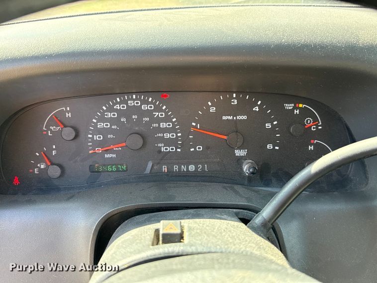 image for item EU2148 2004 Ford F350 Super Duty  Crew Cab pickup truck