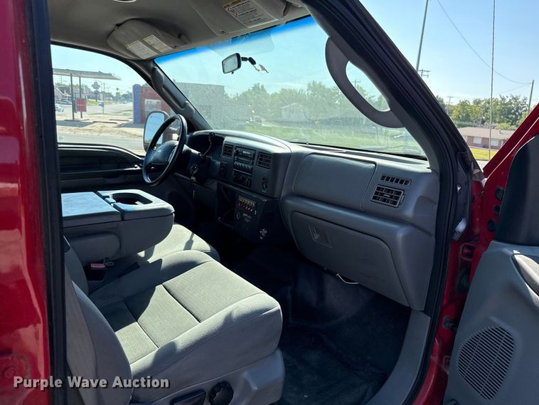 image for item EU2148 2004 Ford F350 Super Duty  Crew Cab pickup truck