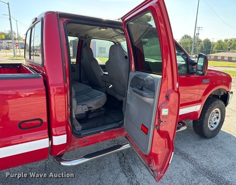 image for item EU2148 2004 Ford F350 Super Duty  Crew Cab pickup truck