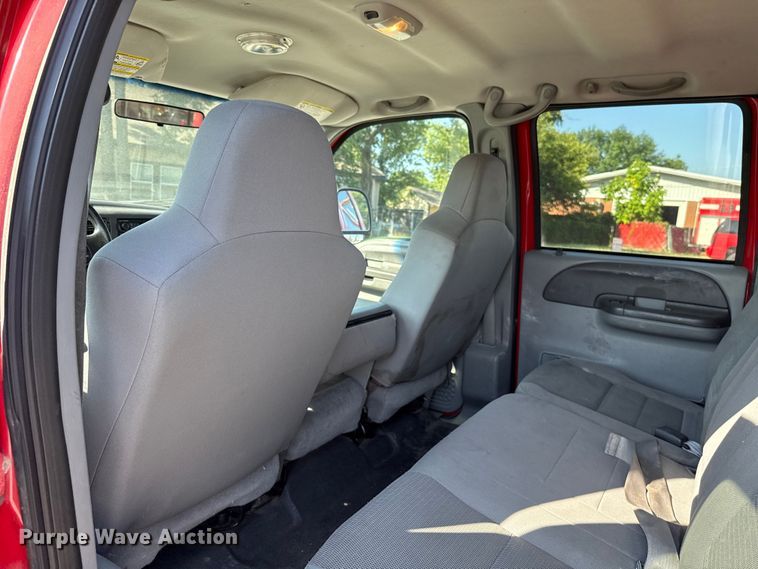 image for item EU2148 2004 Ford F350 Super Duty  Crew Cab pickup truck