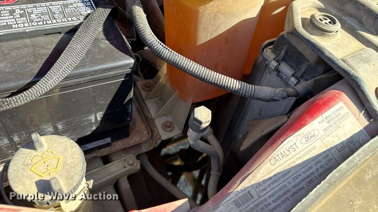 image for item EU2148 2004 Ford F350 Super Duty  Crew Cab pickup truck