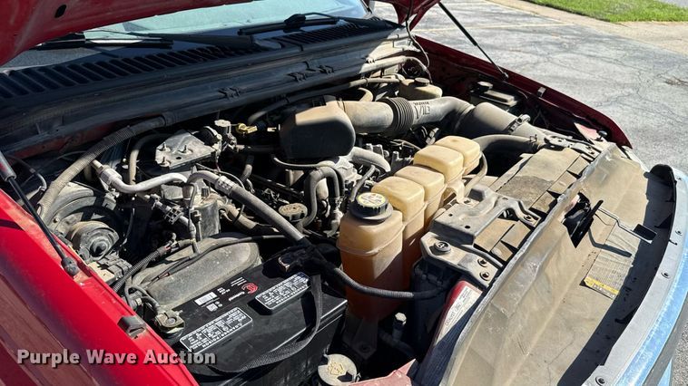 image for item EU2148 2004 Ford F350 Super Duty  Crew Cab pickup truck