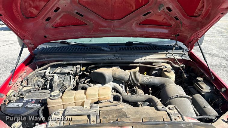 image for item EU2148 2004 Ford F350 Super Duty  Crew Cab pickup truck