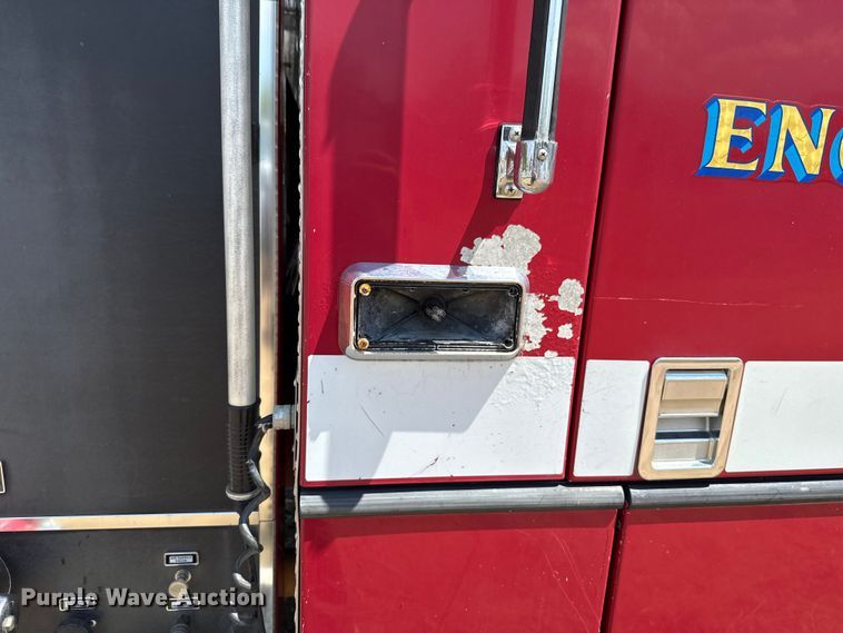 image for item EU2150 1997 Pierce Manufacturing Quantum pumper fire truck