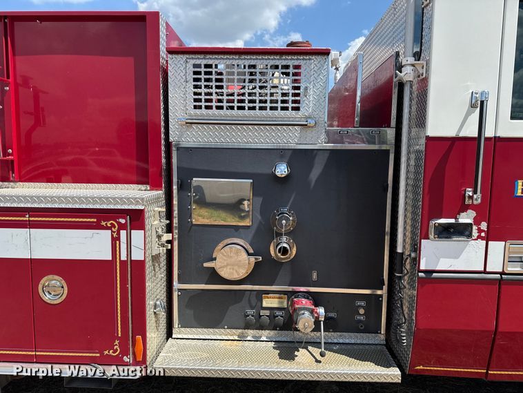 image for item EU2150 1997 Pierce Manufacturing Quantum pumper fire truck