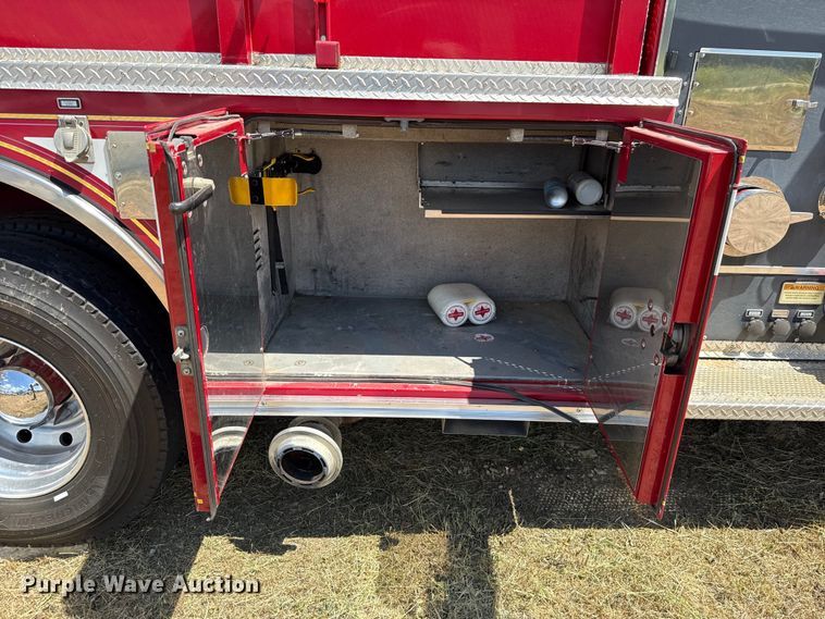 image for item EU2150 1997 Pierce Manufacturing Quantum pumper fire truck