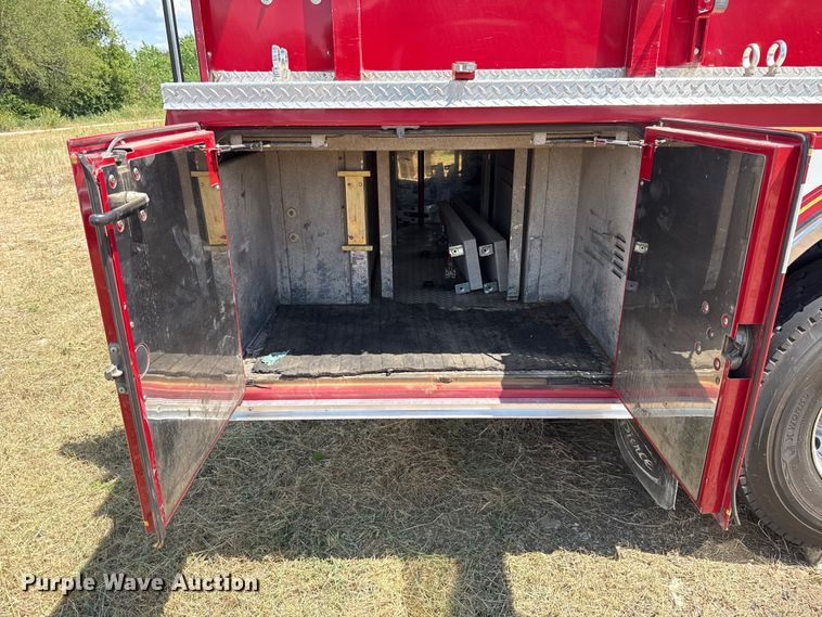 image for item EU2150 1997 Pierce Manufacturing Quantum pumper fire truck