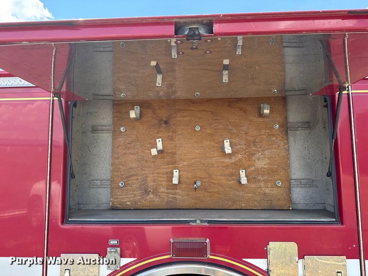 image for item EU2150 1997 Pierce Manufacturing Quantum pumper fire truck