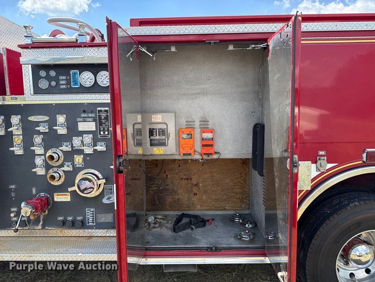 image for item EU2150 1997 Pierce Manufacturing Quantum pumper fire truck