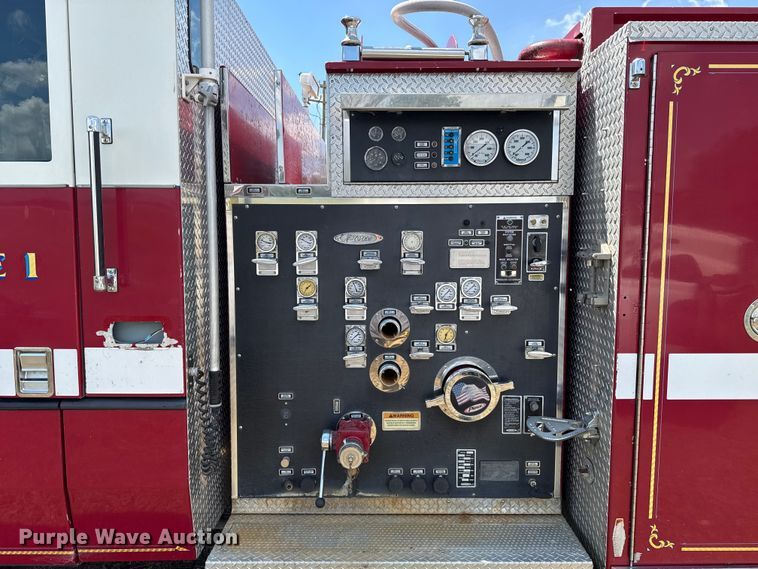 image for item EU2150 1997 Pierce Manufacturing Quantum pumper fire truck