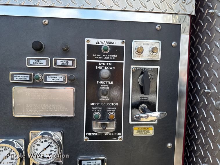 image for item EU2150 1997 Pierce Manufacturing Quantum pumper fire truck